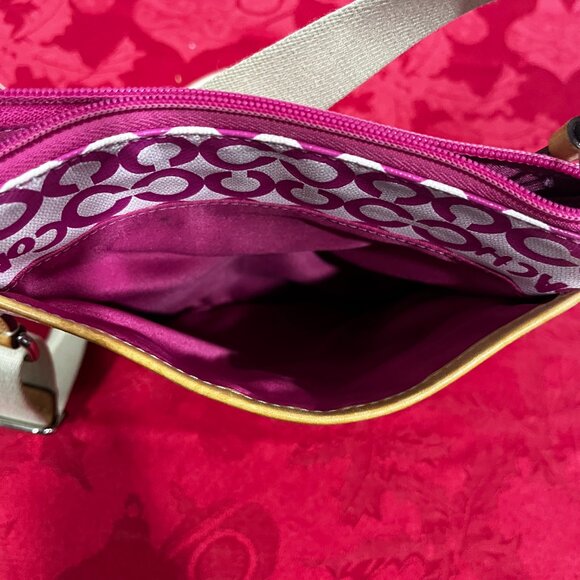 Coach No. J0826-42420 Pink Crossbody - Picture 4 of 8